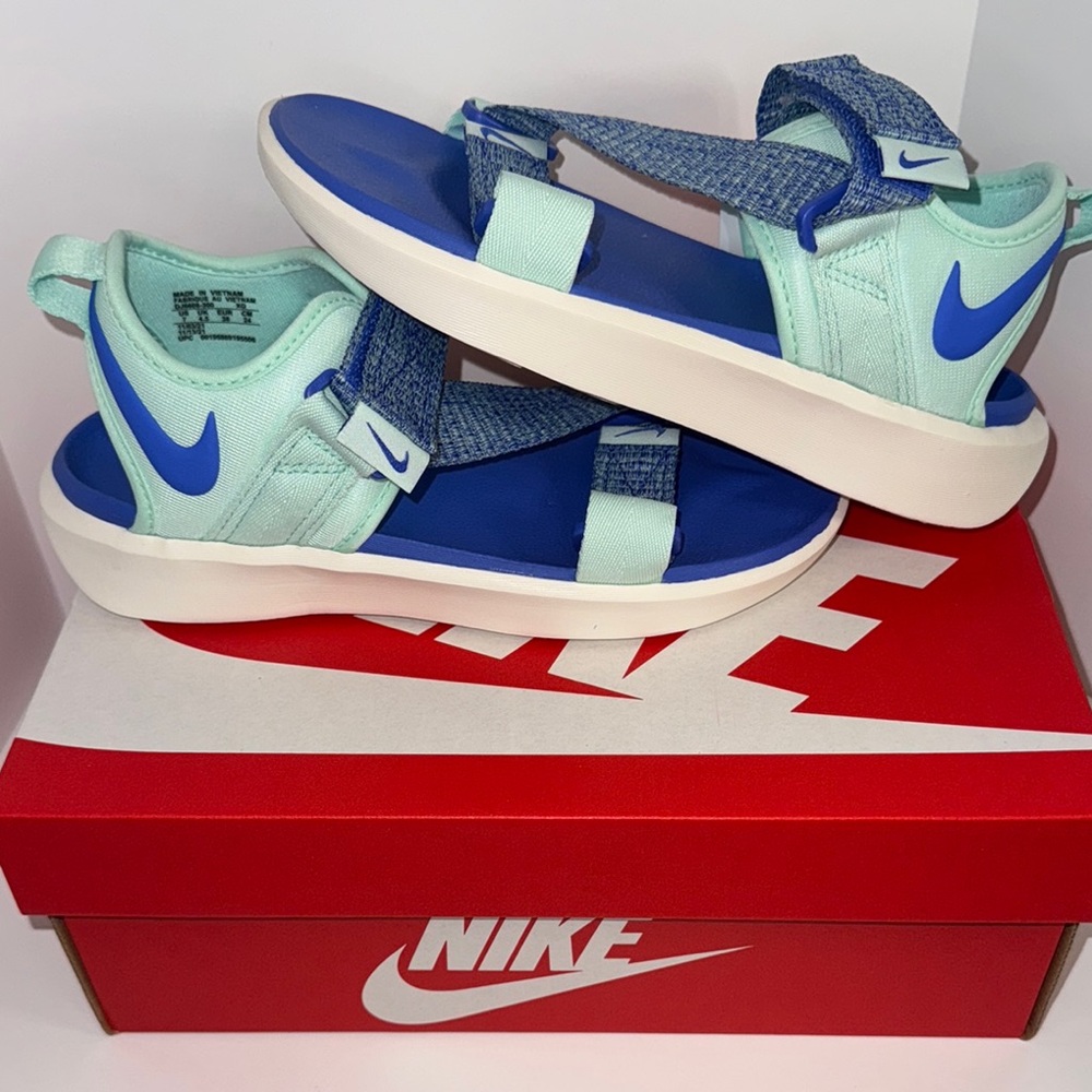Nike Vista sandal women’s 7